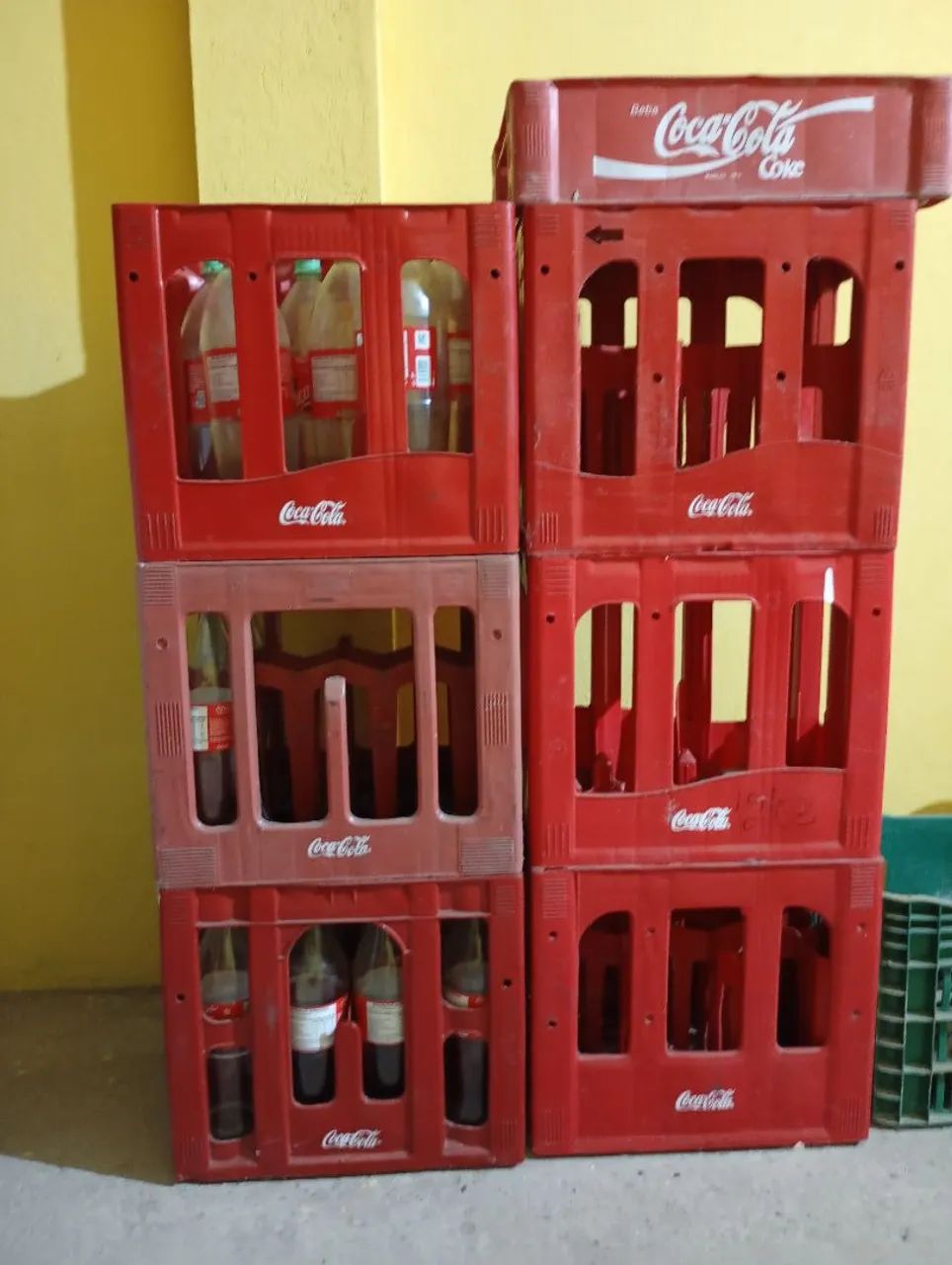 Gradeado com garrafa de coca cola retornável 
