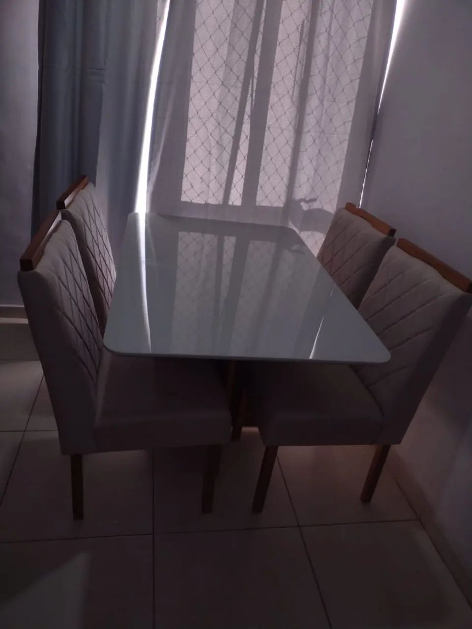 Mesa de jantar de quatro cadeiras  - Foto 3