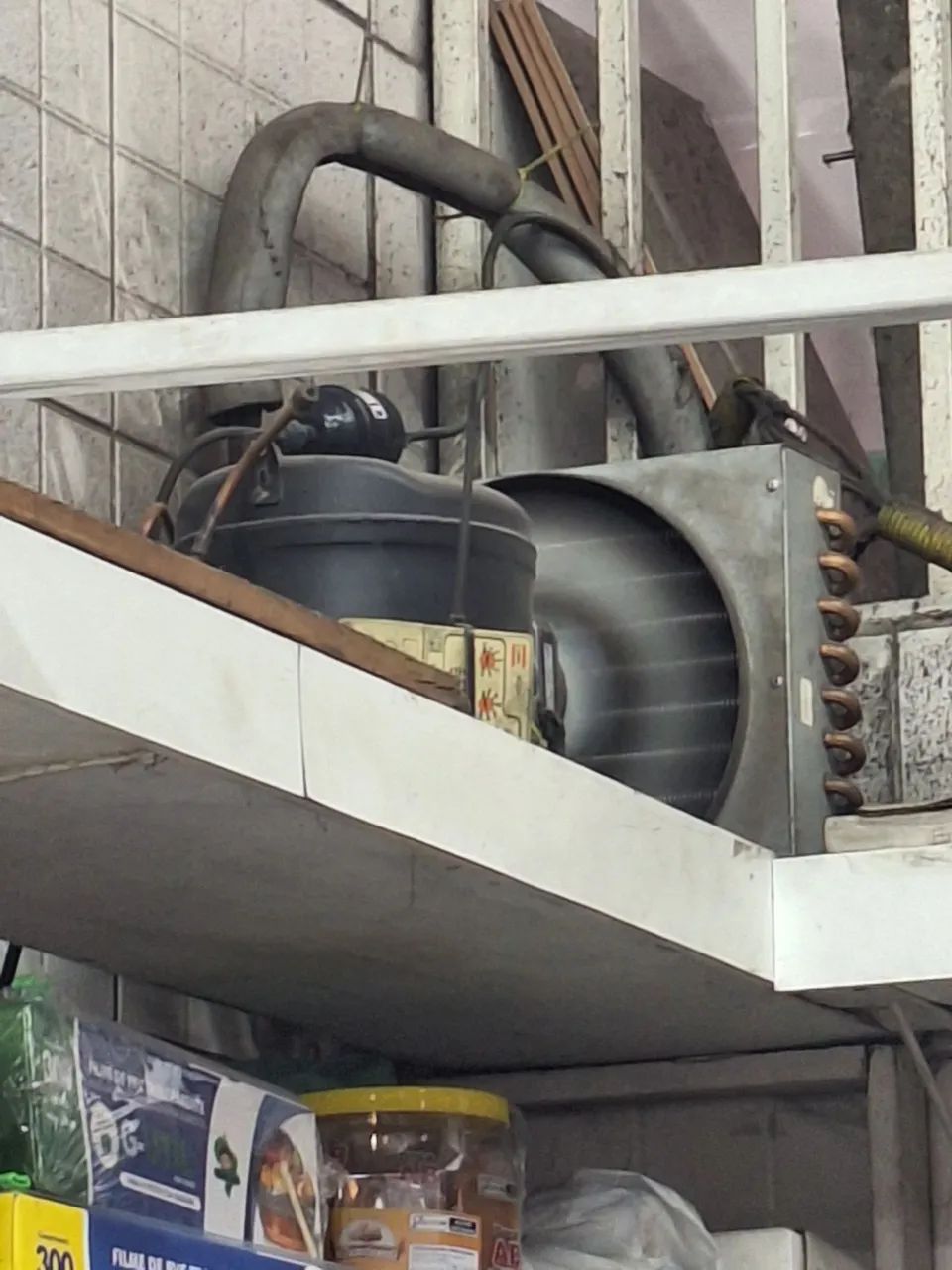 Balcão refrigerado 4 portas, 3,5mts com caixa e tampo de inox - Foto 3