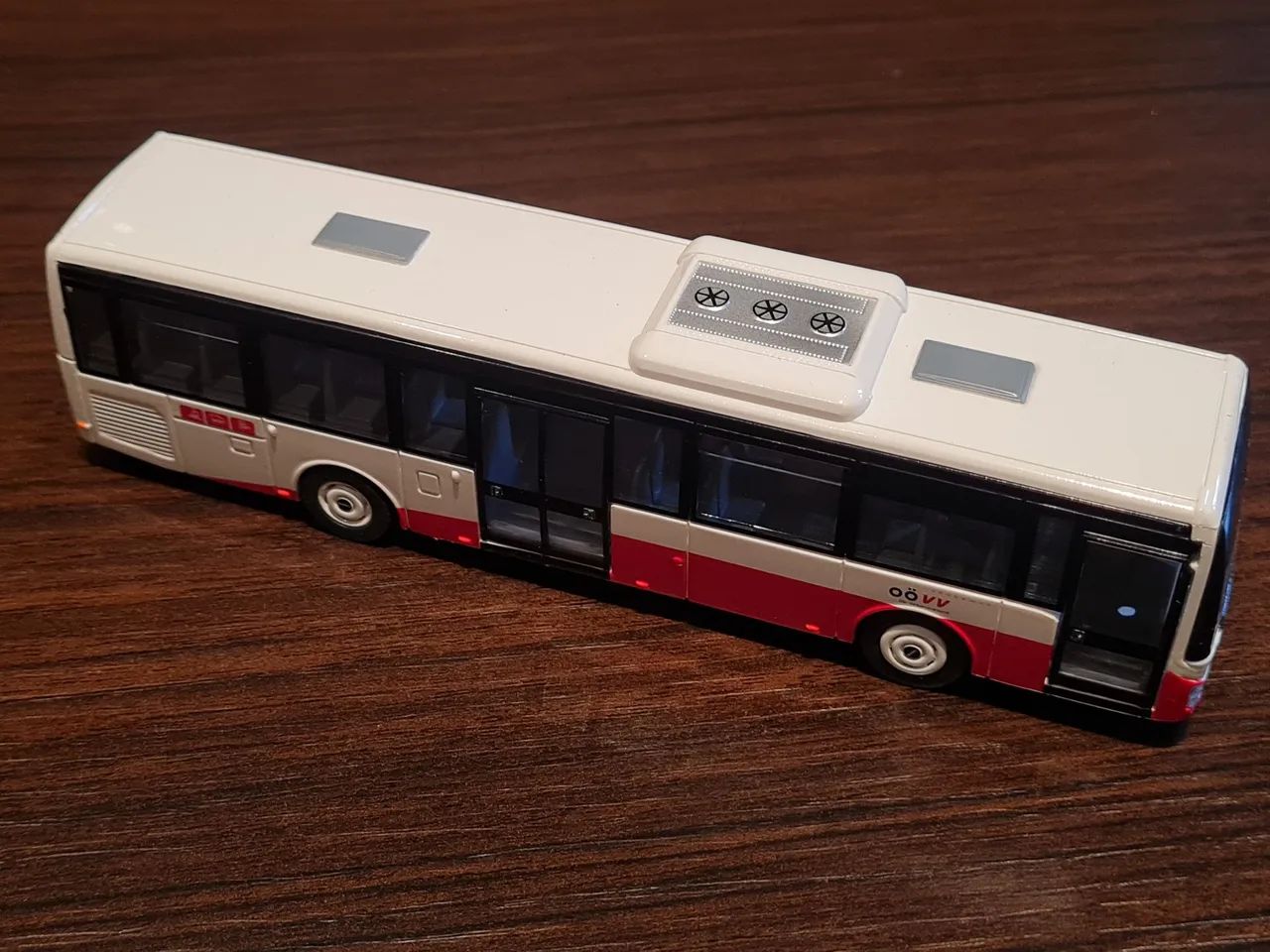 Miniatura de ônibus norev escala ho