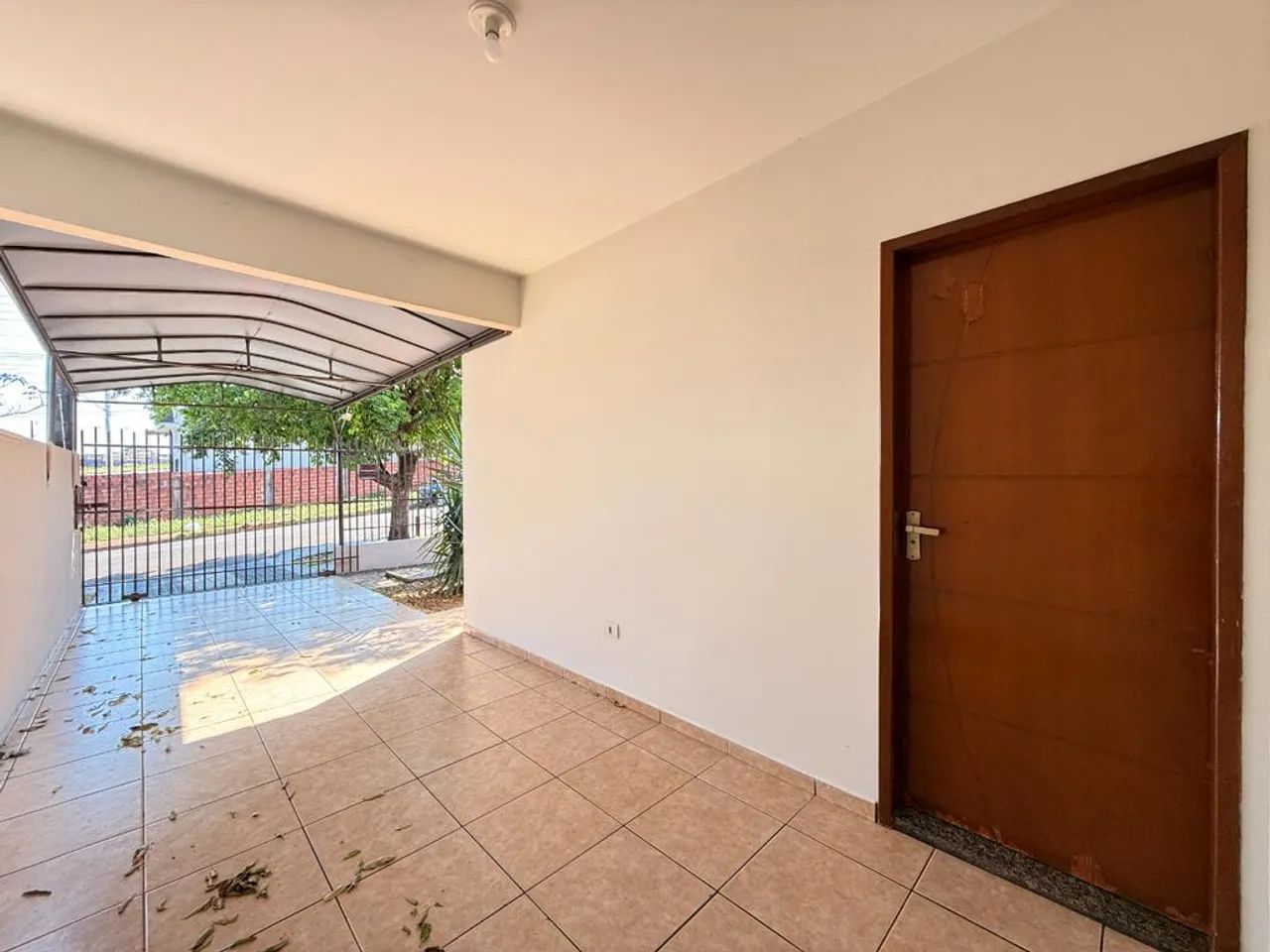 Casa para alugar em Maringá, Jardim Paris III, com 3 quartos, com 89.98 m² - Foto 3