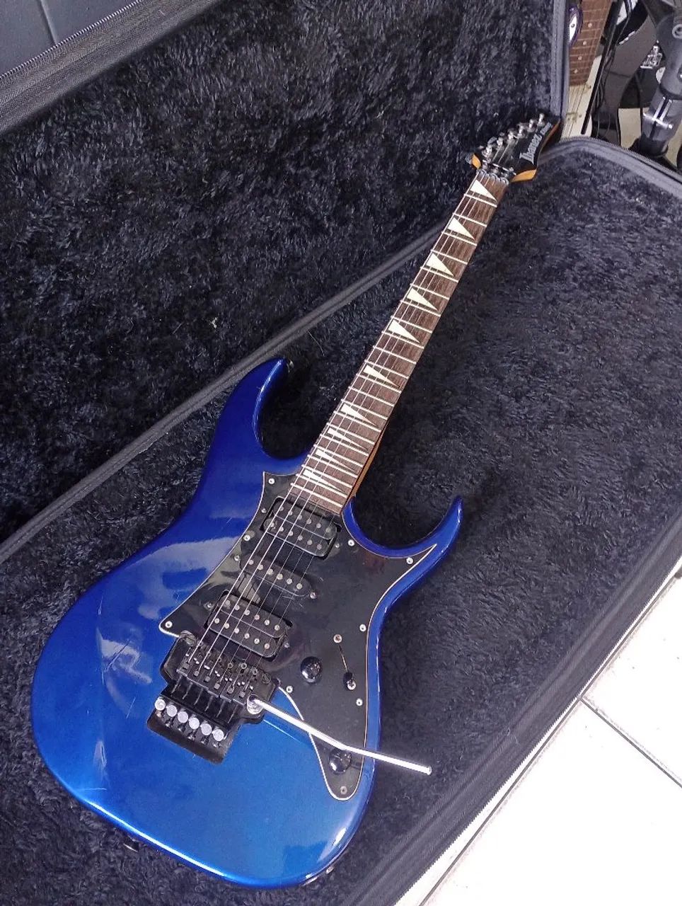 Guitarra superstrato Ibanez EX Séries 