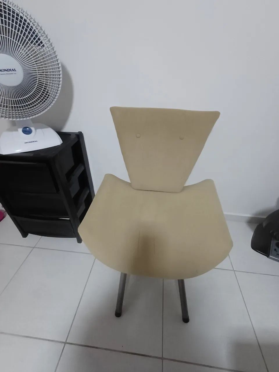 Expositor de esmaltes e 2 poltronas  - Foto 3