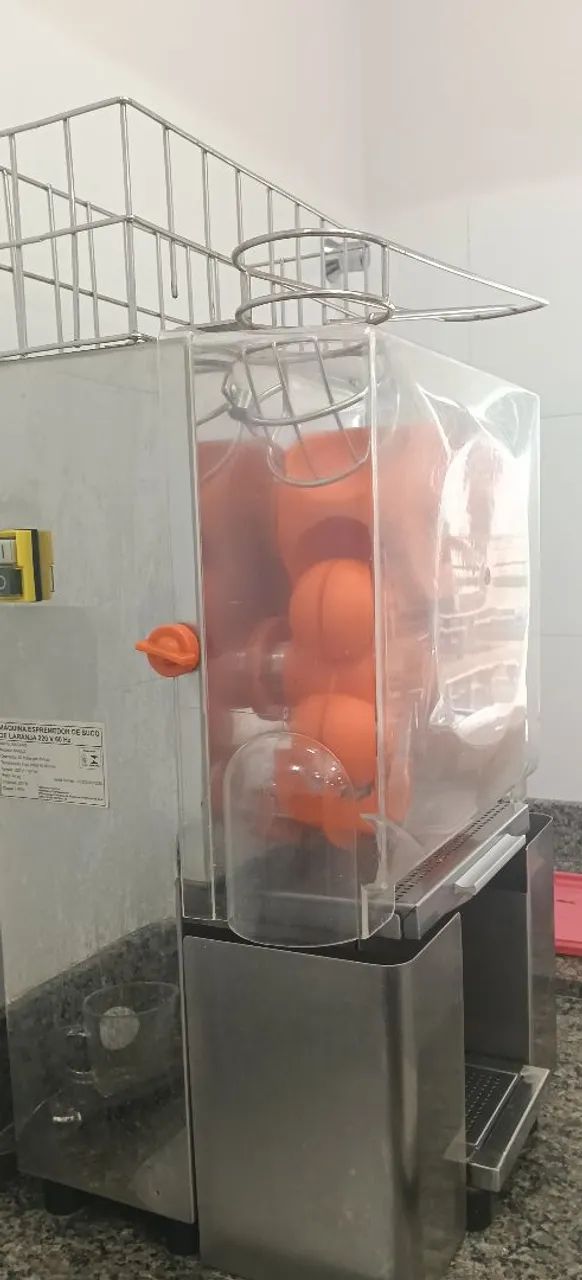 VENDE-SE MAQUINA DE SUCO 5 mil - Foto 2