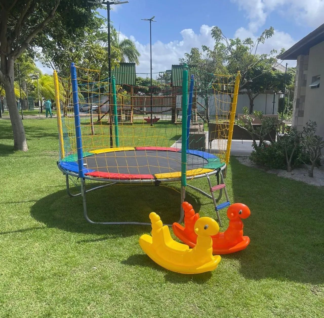Pula pula,algodão doce,casinha de bolinhas,pipoca,escorregador de plástico gangorras - Foto 2