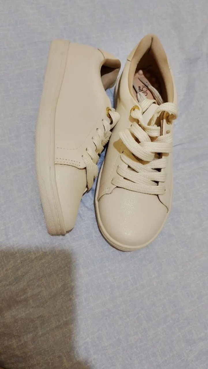 Tênis novo 33 creme  - Foto 2