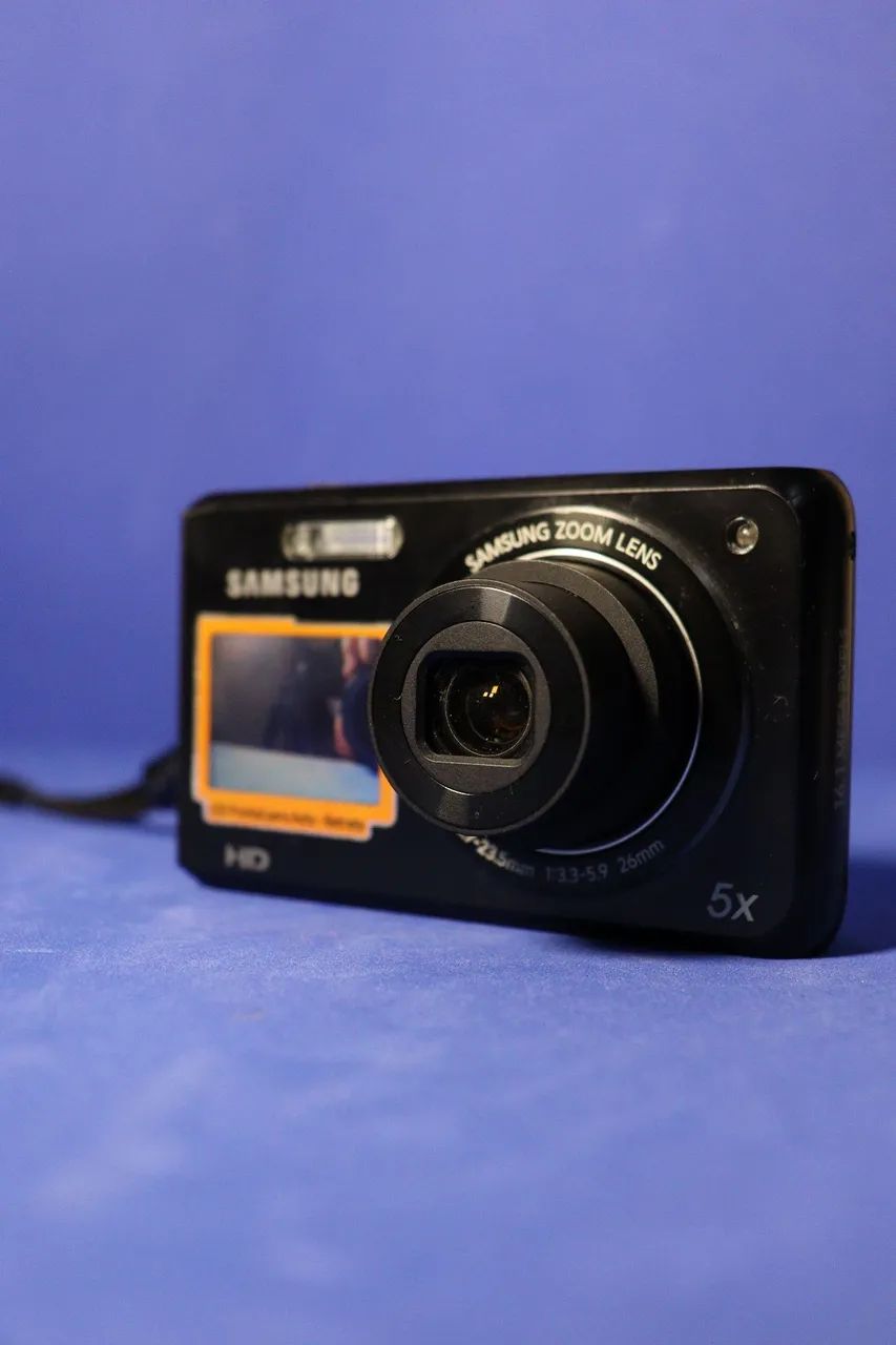 Samsung DV100 Digital Camera, 16.1 MP
