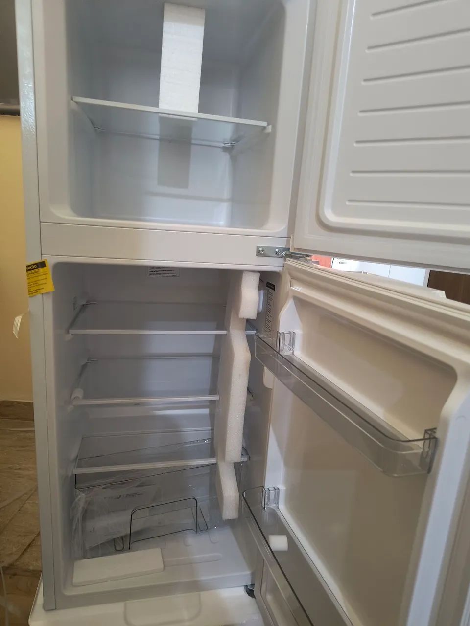 Vendo geladeira nova ainda na caixa  - Foto 3
