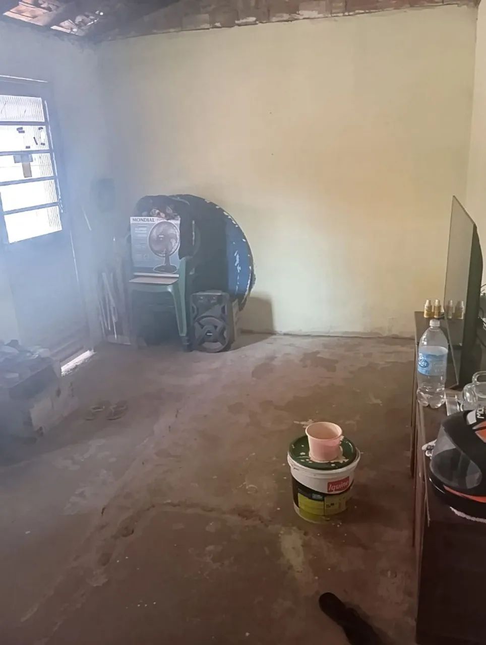 Casa com 2 quartos, 1 banheiro, sala , cozinha e quintal 
