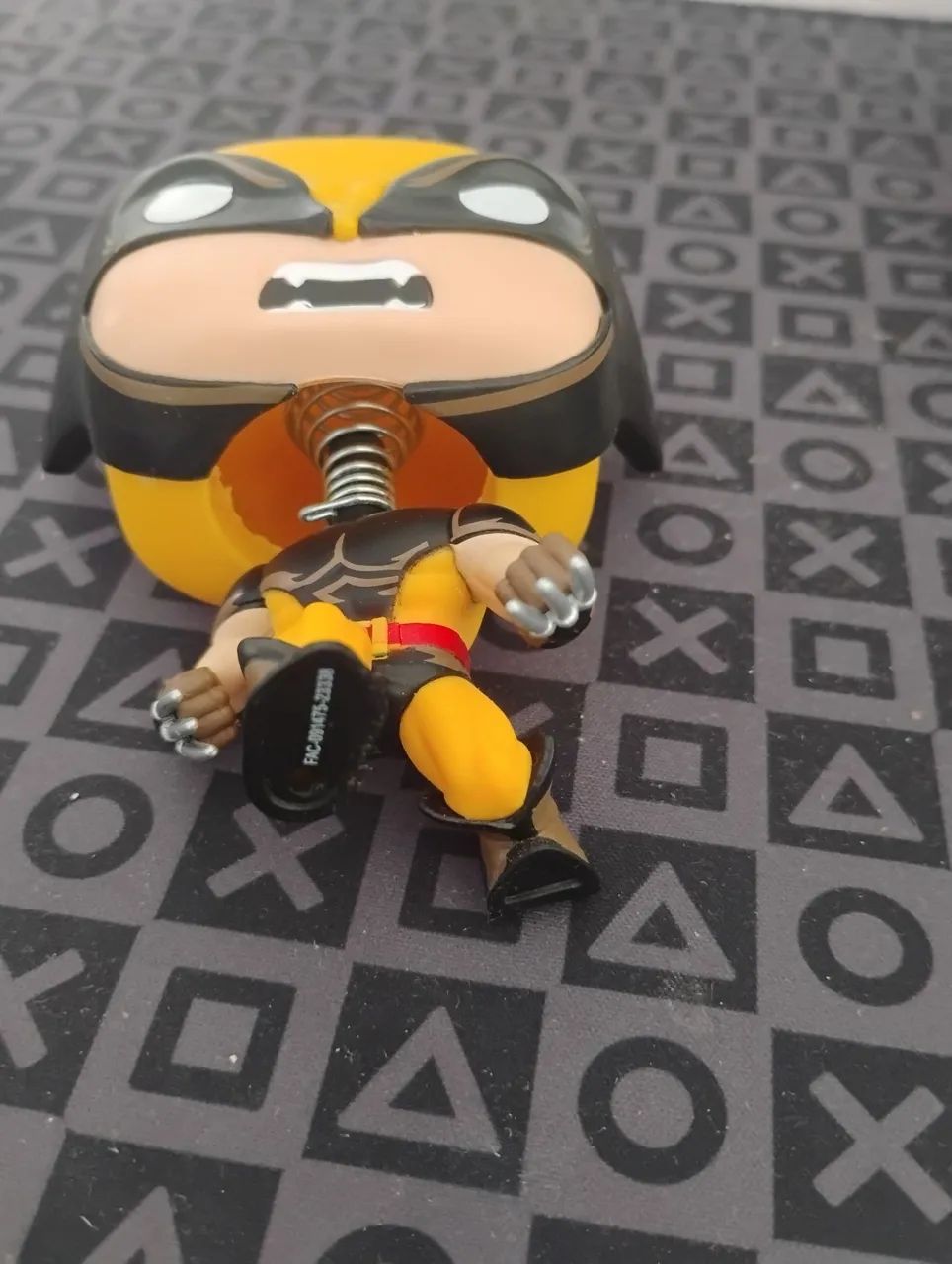 Funko pop wolverine classic suit 1376 - Foto 5
