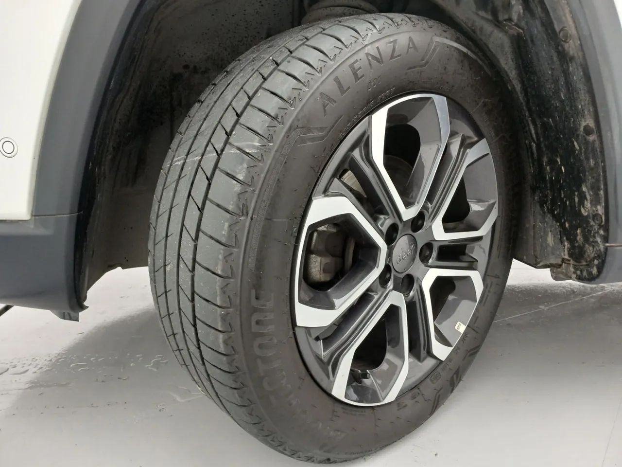 Jeep Commander Limited T270 1.3 TB Flex Aut., foto 11 de 18
