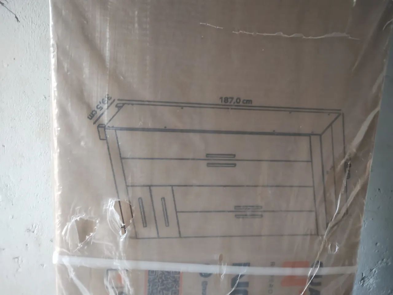 Vendo guarda-roupas solteiro com 4 portas e 2 gavetas, branco. - Foto 2