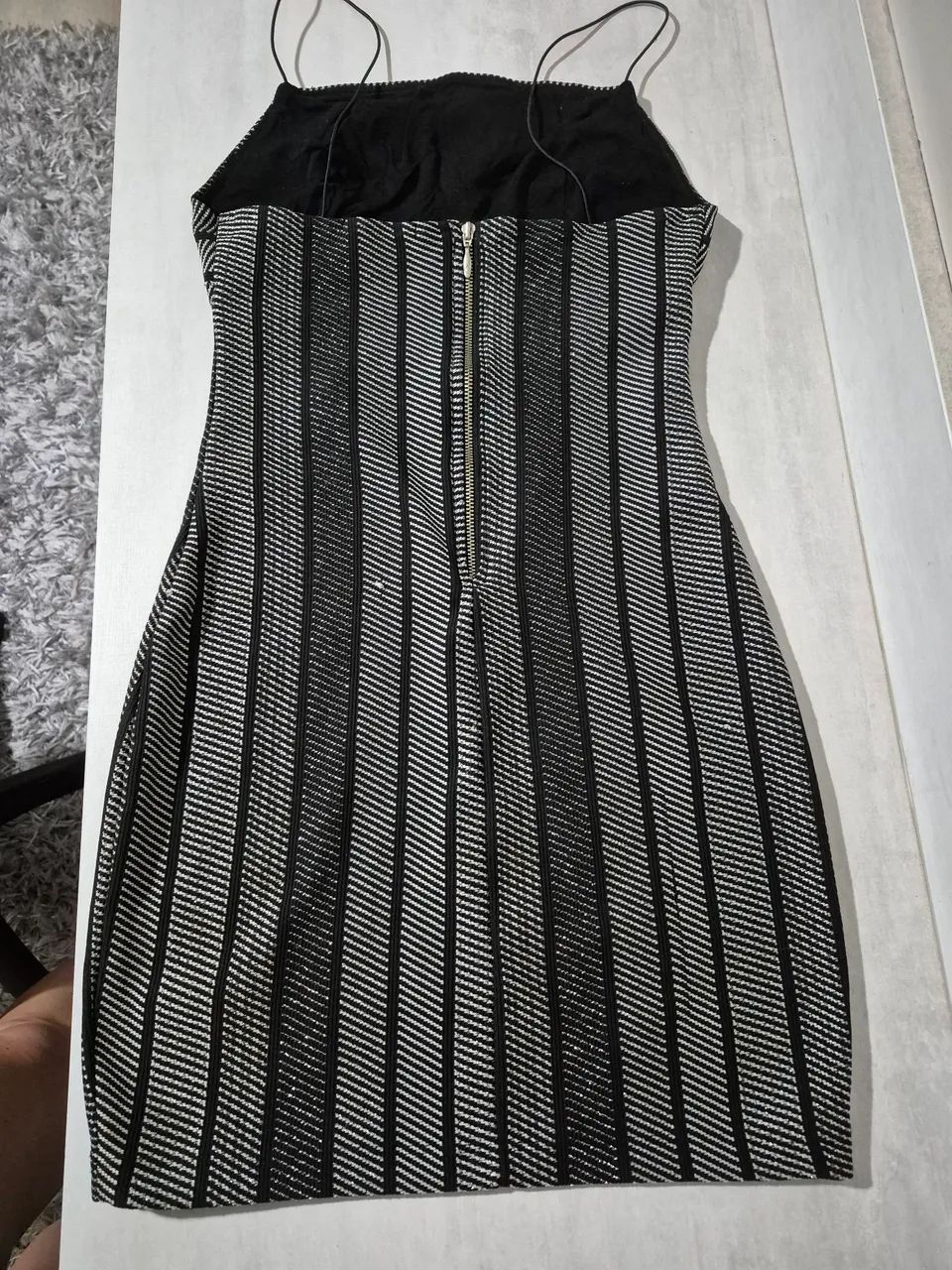 Vestido preto e cinza da marca Chocolate Doce tamanho P - Foto 3