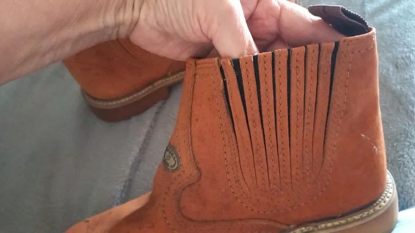 Bota Botina marrom - Foto 4