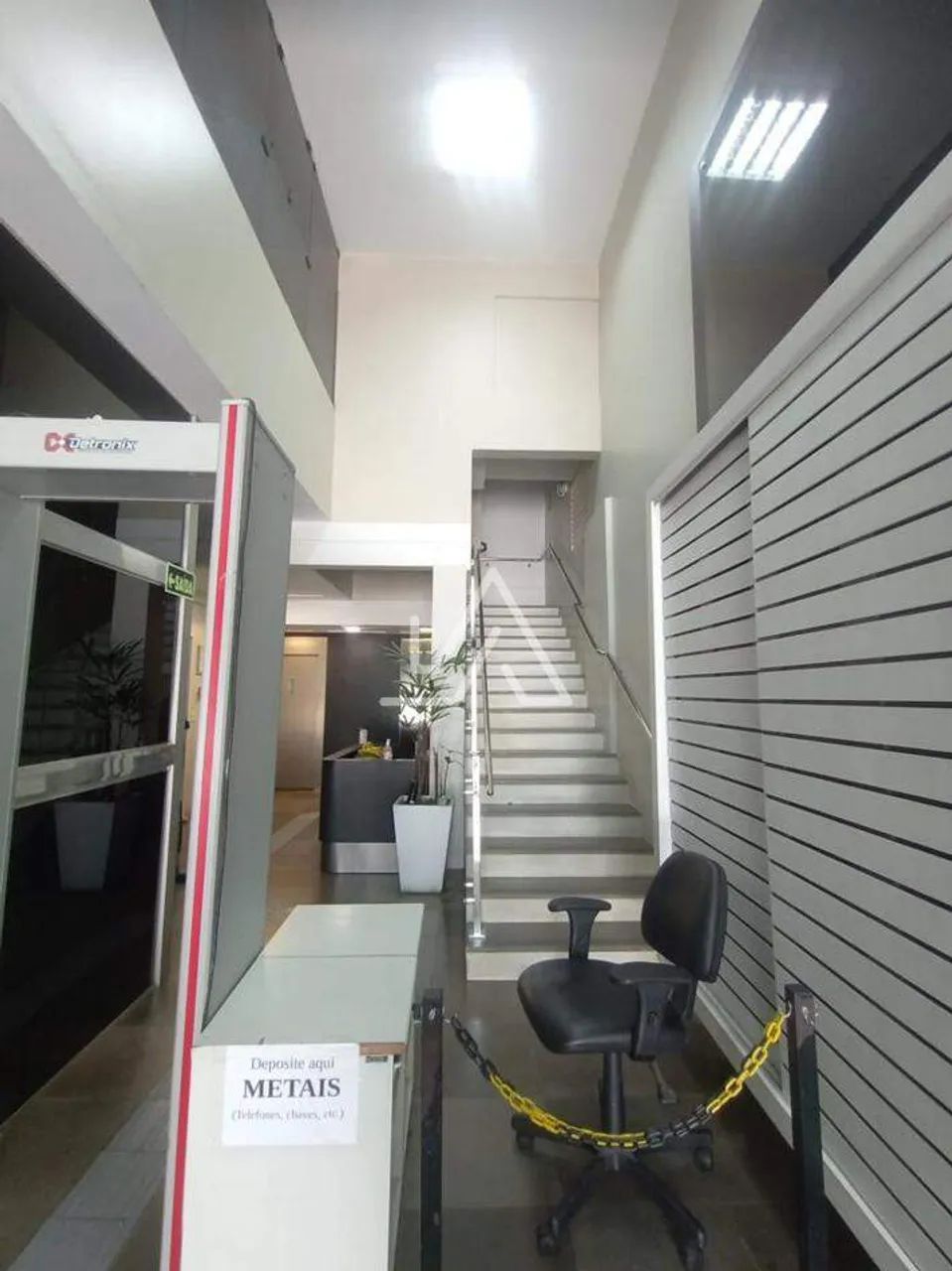 CENTRO EXECUTIVO WALTER SOBIESIAK - SALA AÉREA COM 160 M² - CENTRO - Foto 5