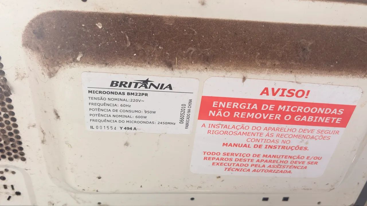 Micro-ondas Britânia BM22PR 20L  com defeito