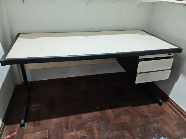 Mesa escritório com gaveteiro