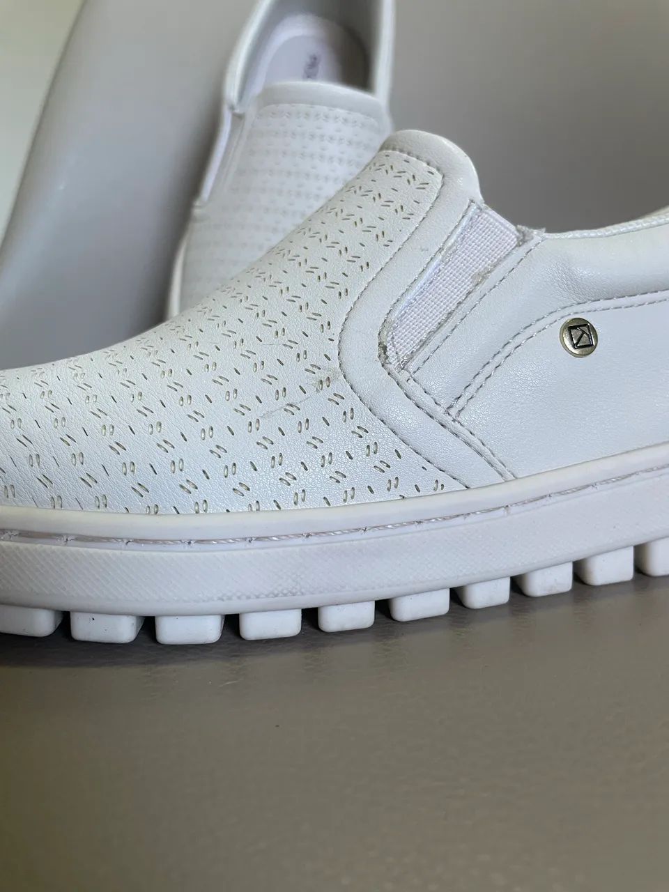 tenis slip on Piccadilly branco off - Foto 3