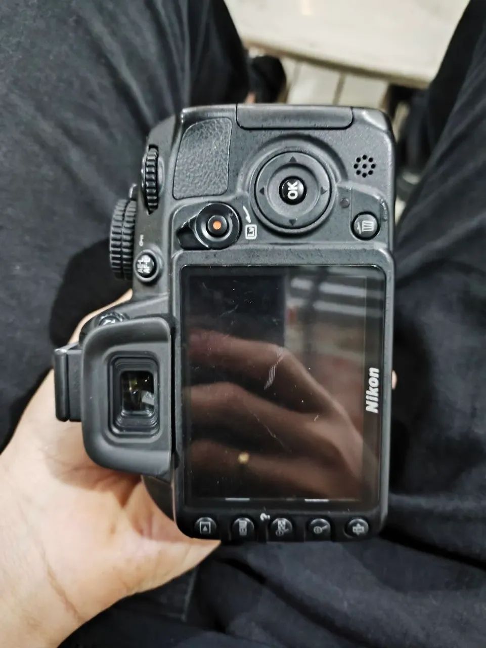 Vende Nikon d3100432957742845808640