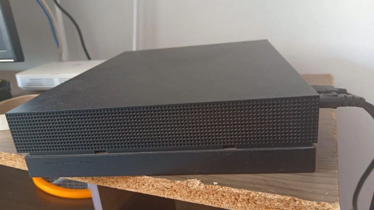 Vendo Xbox One X 1TB e 4K