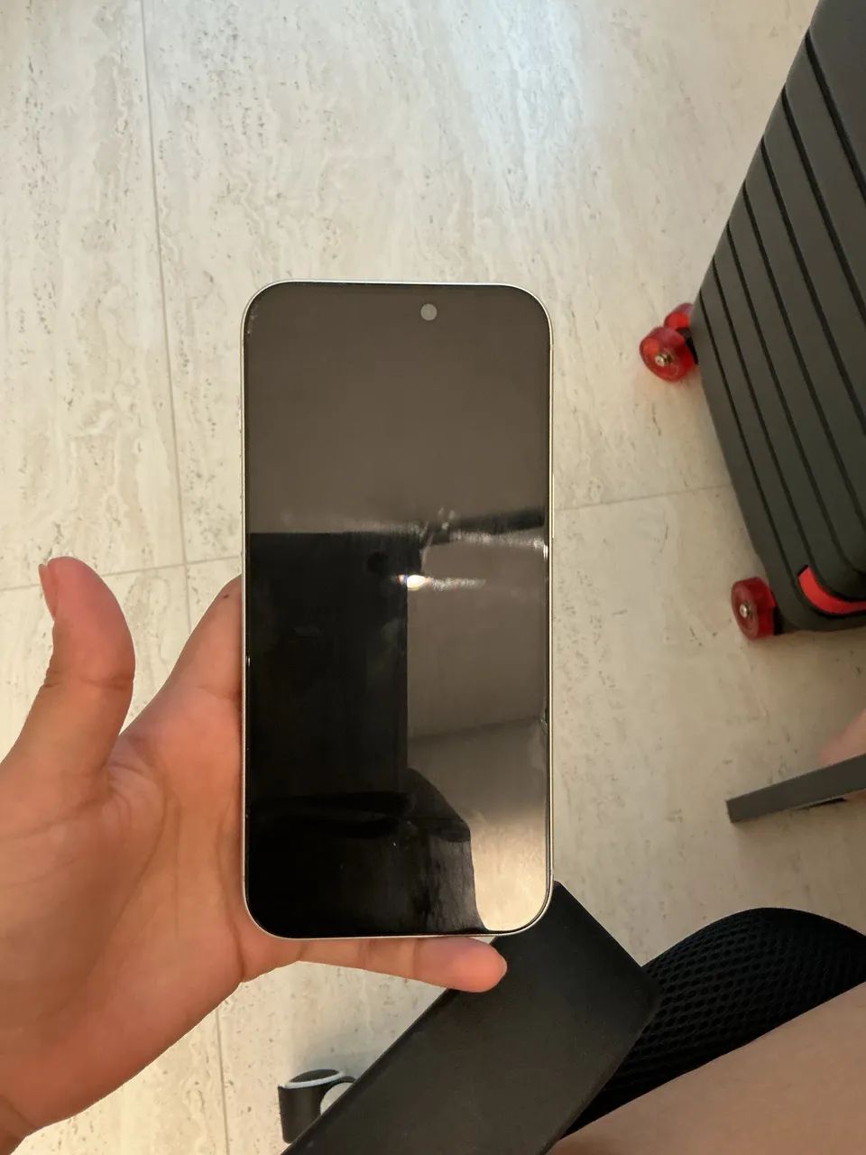 Vendo iPhone 17 pro max 1tb 7 meses de uso branco 