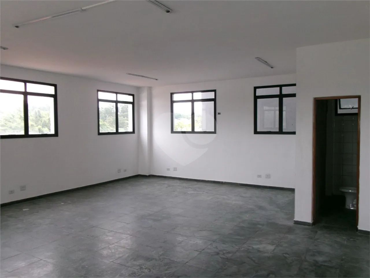 Alugo sala ampla na Granja Viana - Foto 3