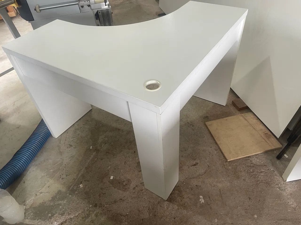 Mesa de escritório de canto