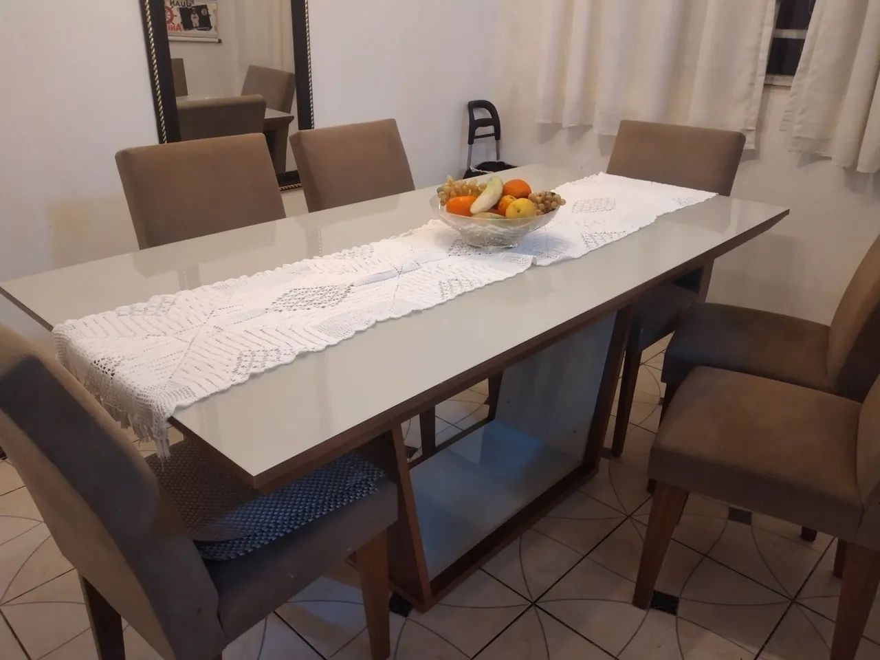 Mesa para 6 cadeiras - sem as cadeiras  - Foto 2