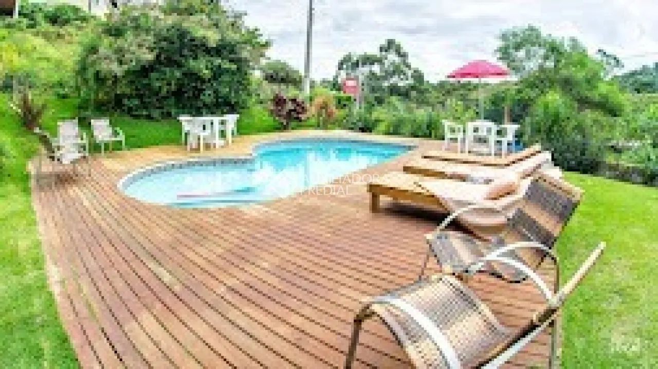 POusada com Piscina Próximo ao Centrinho do Rosa e à Lagoa de Ibiraquera - Foto 4