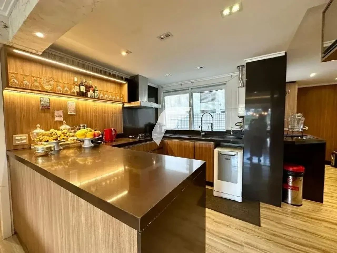 Apartamento 4 Quartos com 2 Suítes e 137m² - Serraria