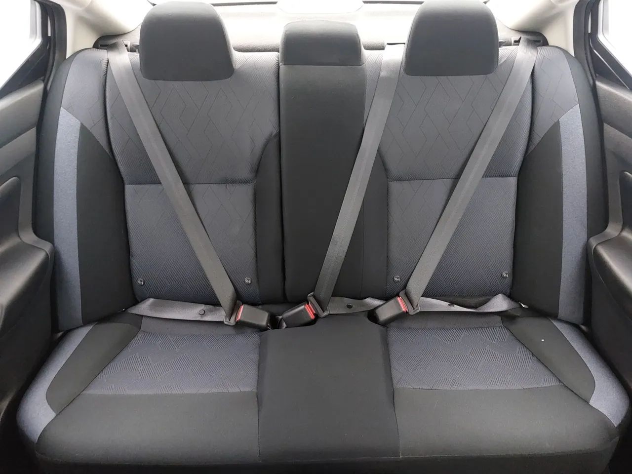 Nissan Versa Advance 1.6 16V Flex Aut., foto 18 de 18