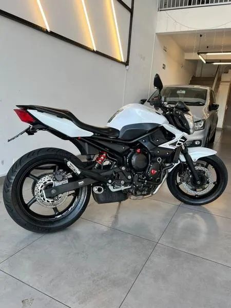 YAMAHA XJ6 N 2012 - Foto 3