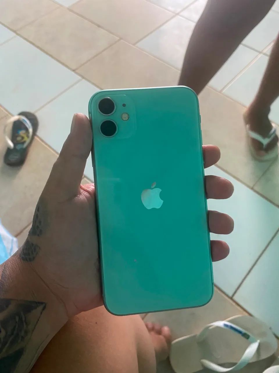 iPhone 11 verde  - Foto 3