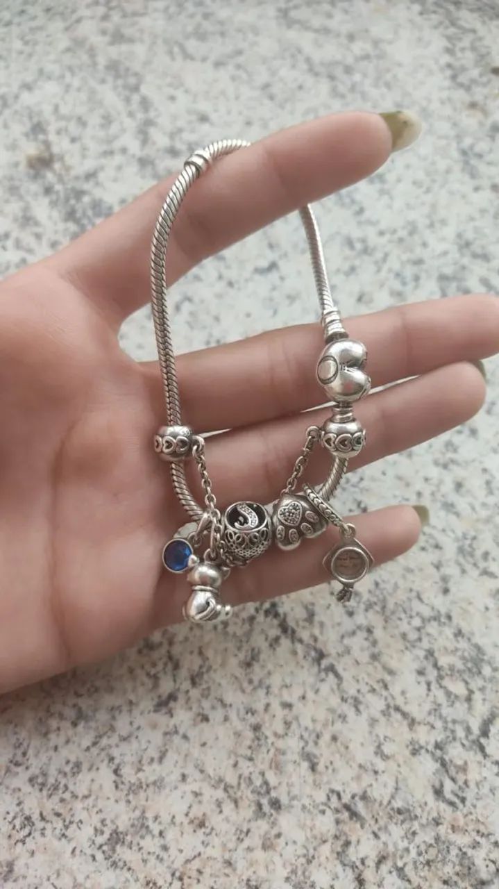 Pandora original com berloques