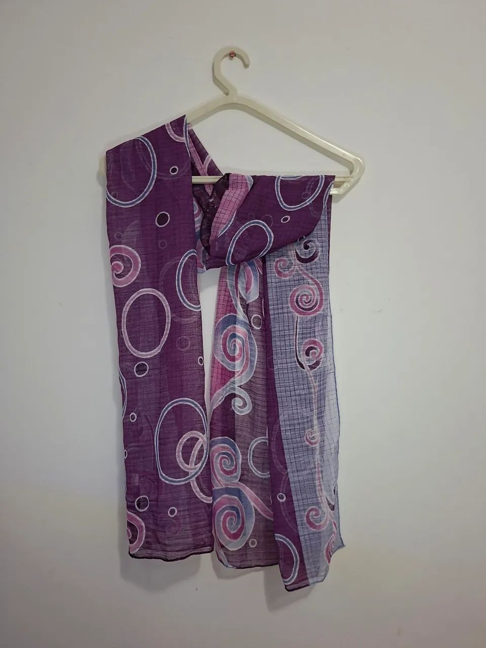 Lenço echarpe estampado roxo