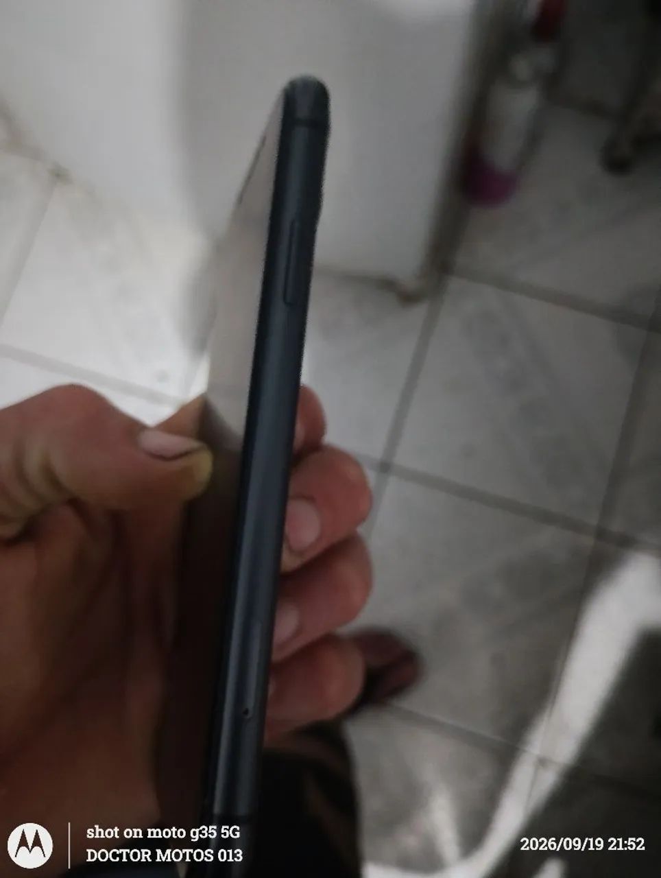iPhone 11 128G com detalhes  - Foto 5