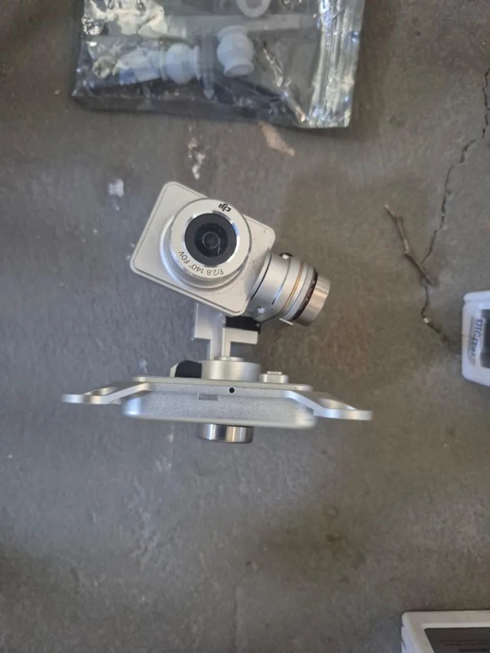 Lote DJI Phantom 2 e Phantom 3 - Baterias, controles e peças - Foto 5