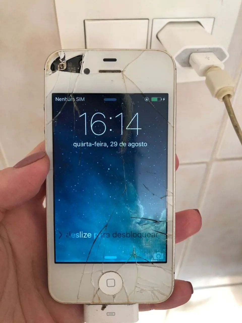 iPhone 4s Branco 8gb A1387- Funciona - Celulares e Smartphones
