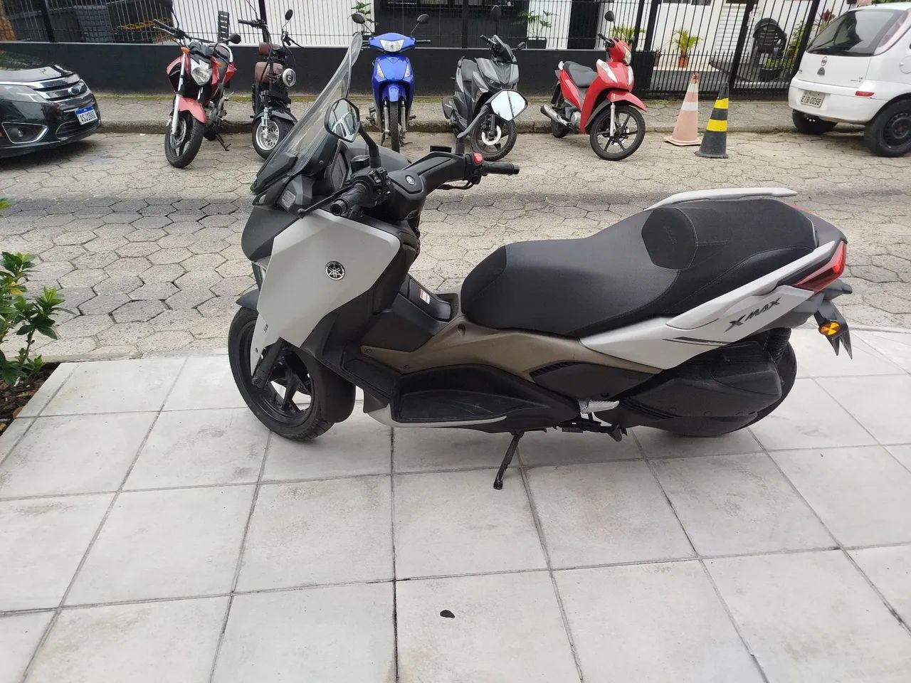 X MAX CONECT 250 com 5.900 km rodado - Foto 3