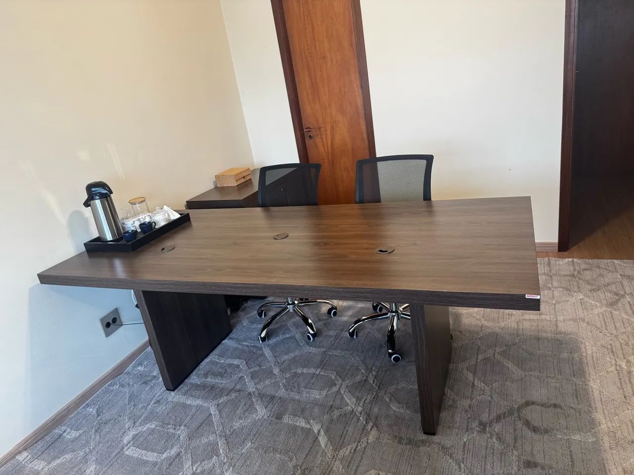 Mesa de reunião  - Foto 3