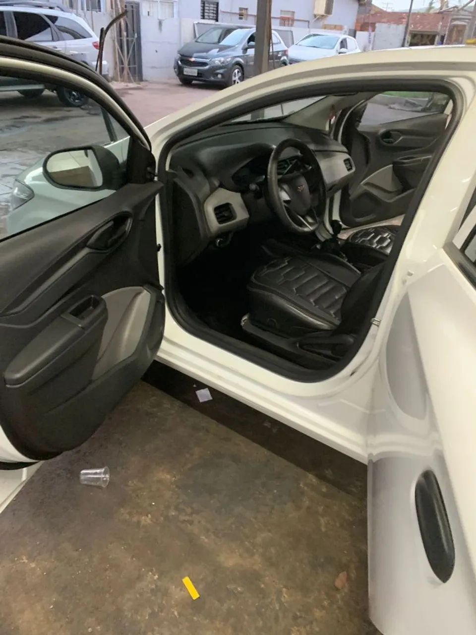 Chevrolet Onix ONIX HATCH Joy 1.0 8V Flex 5p Mec. 2018