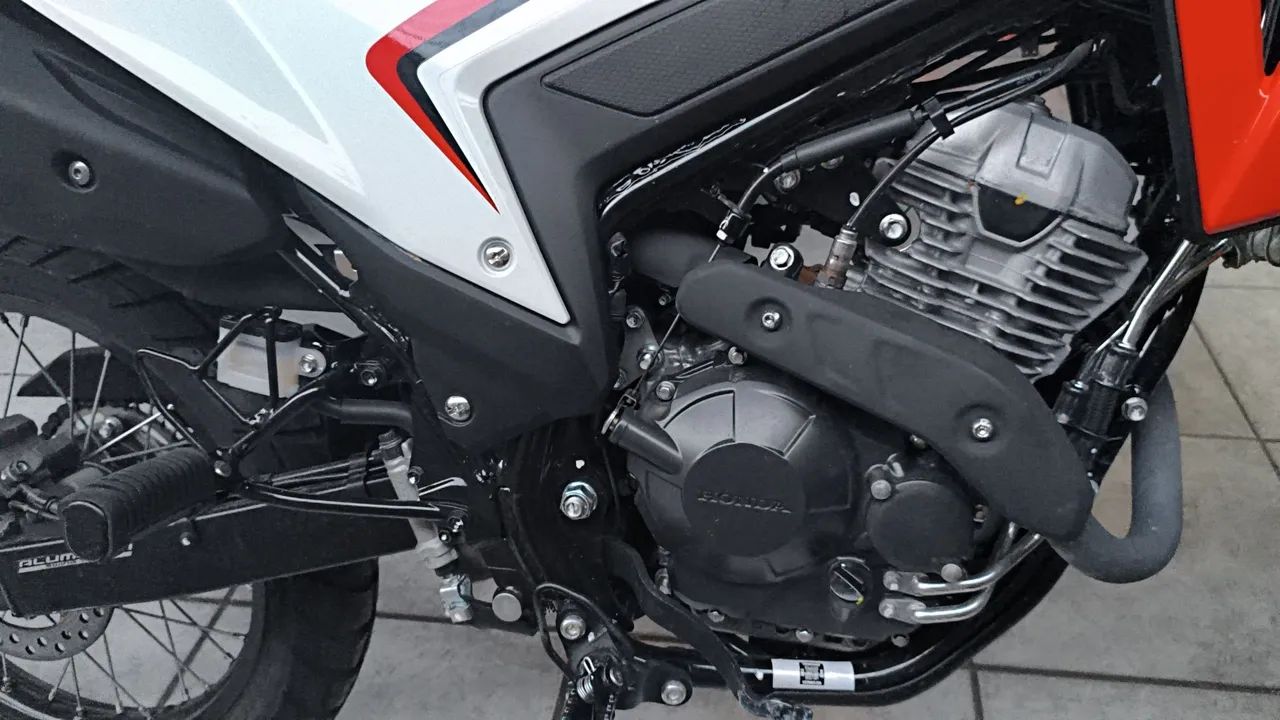 Honda XR 300 i Tornado - Foto 4