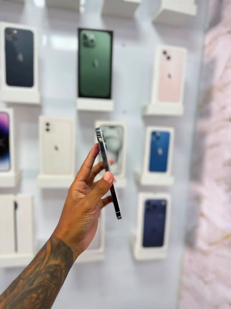 IPHONE 14 PRO MAX 128GB<br>R$ 3.399 - Foto 2