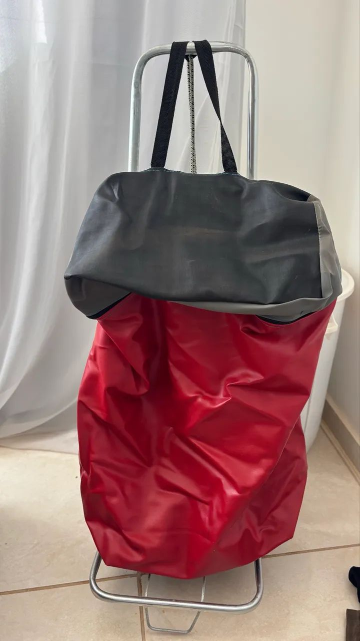 2 BOLSAS LONA IMPERMEÁVEL E CARRINHO REFORÇADO  - Foto 5