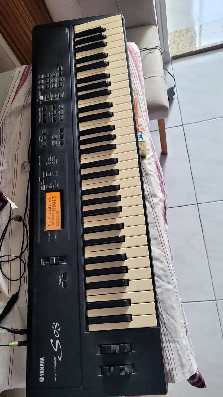 TECLADO YAMAHA S03 - Foto 5
