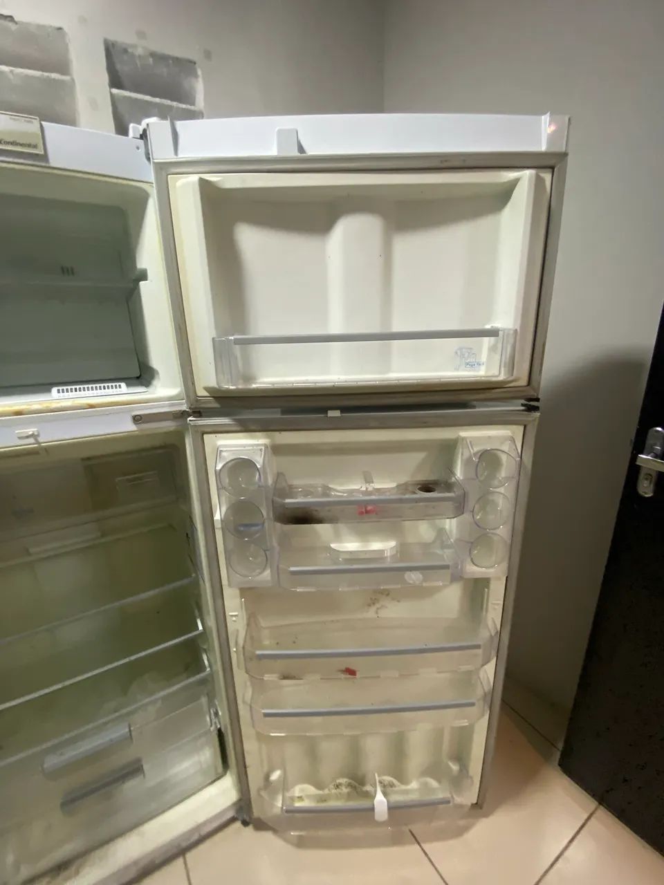 Geladeira continental 