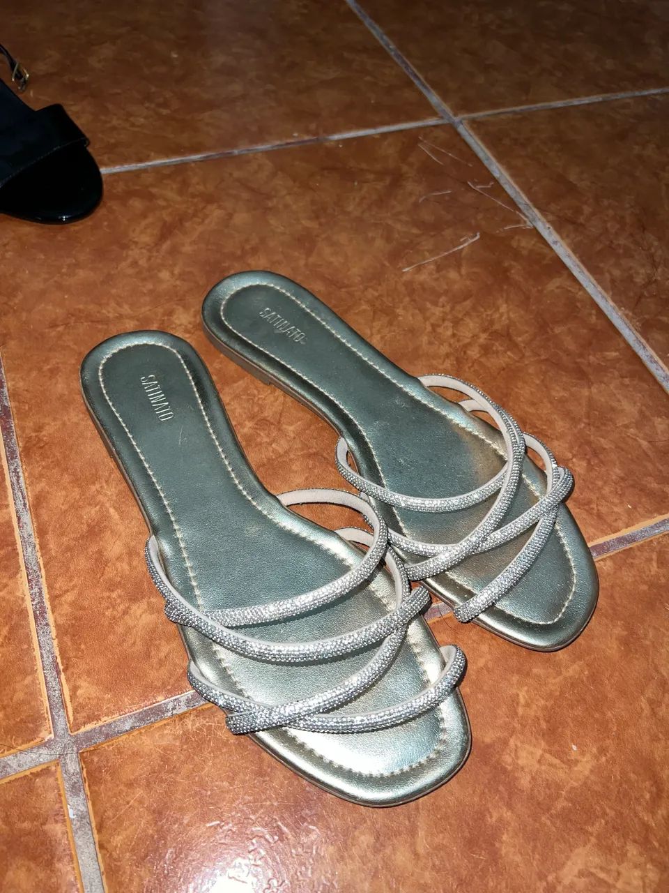 Vende-se sandália 