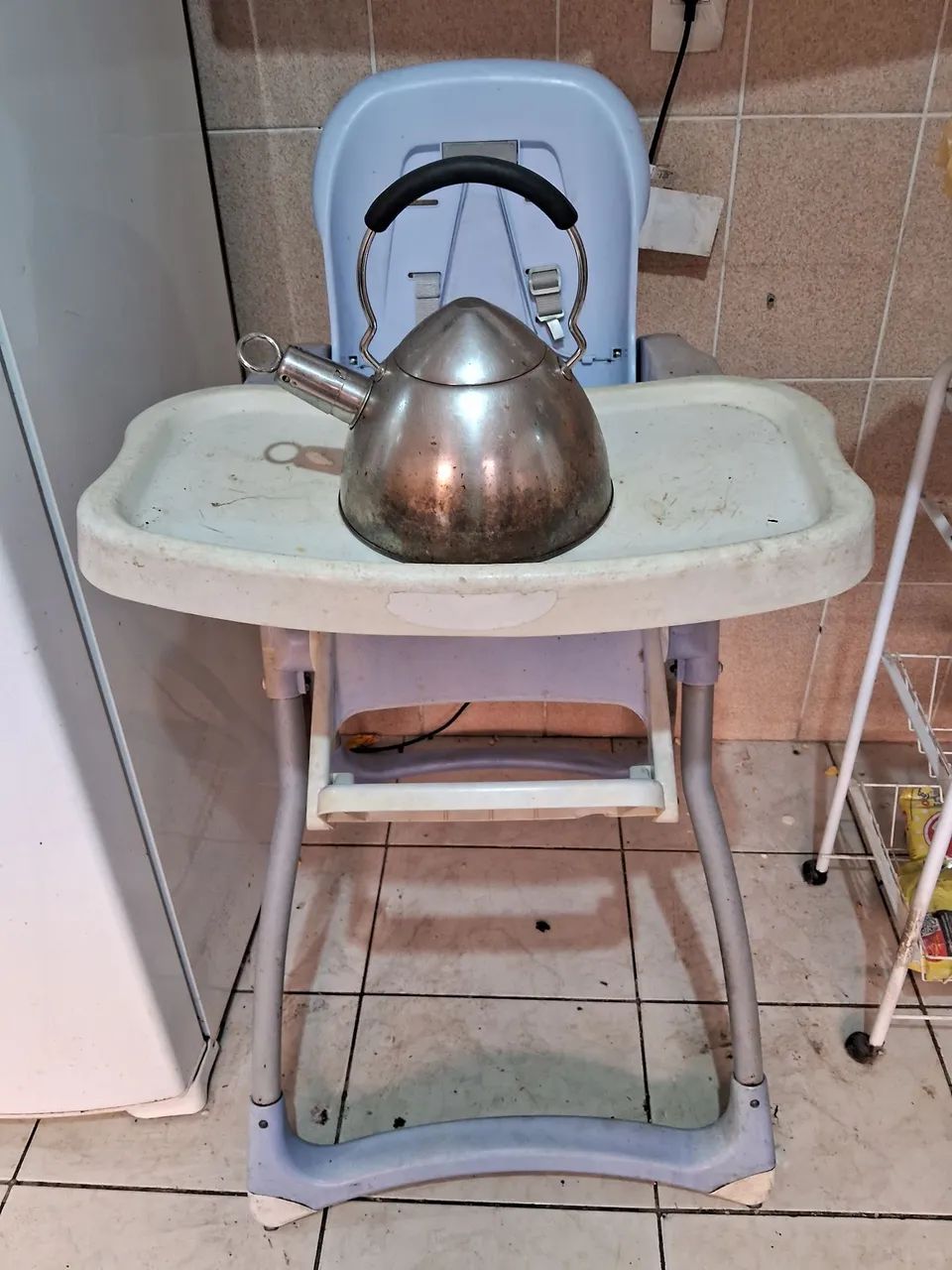 Cadeira infantil pra alimentação.  - Foto 3