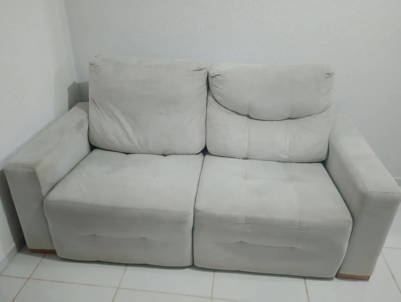 Sofá retrátil dois lugares