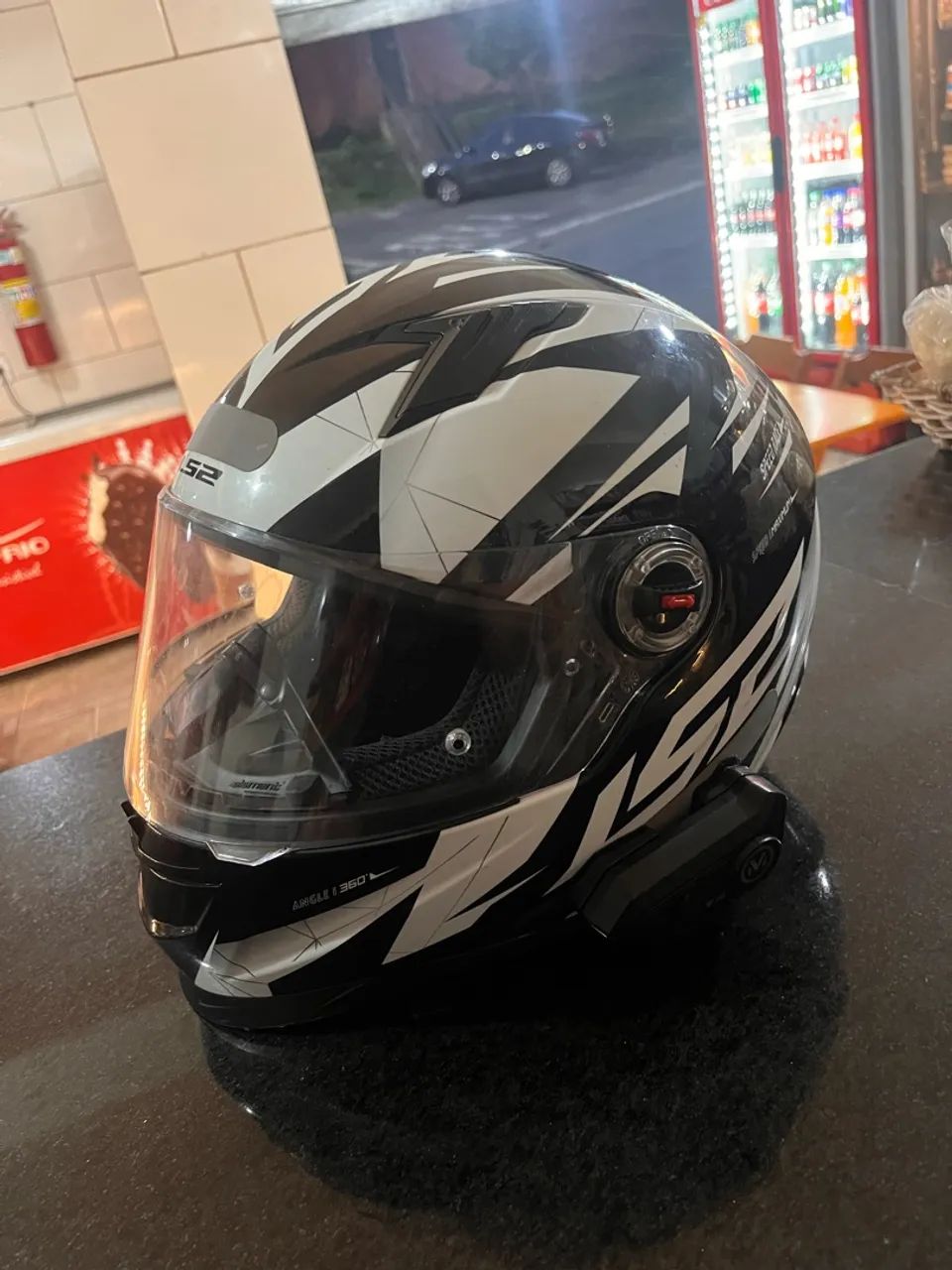 Capacete Ls2 Drazzer preto e branco